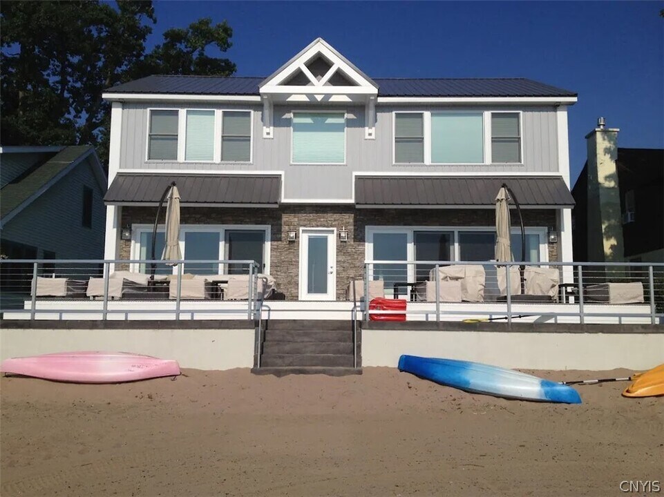 4 24th Ave in Sylvan Beach, NY - Foto de edificio