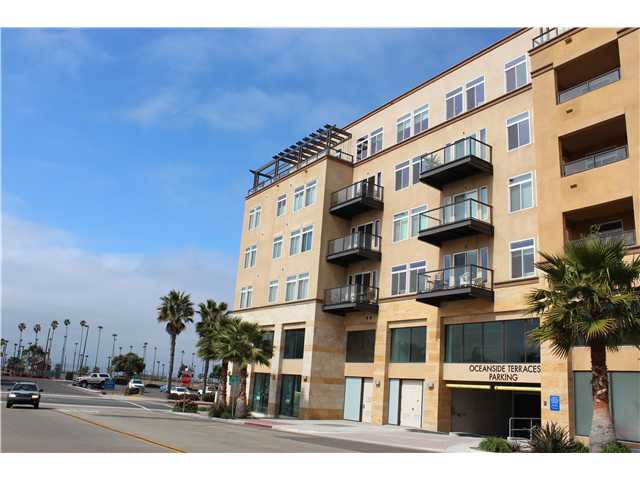 Oceanside Terraces in Oceanside, CA - Foto de edificio - Building Photo