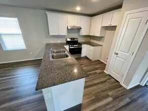 4219 Volcano Way in San Antonio, TX - Building Photo - Building Photo