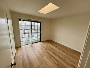 5104-5112 Cape May Pl in San Diego, CA - Building Photo - Building Photo
