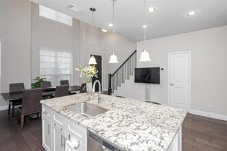 296 Almanor St in Lewisville, TX - Building Photo - Building Photo