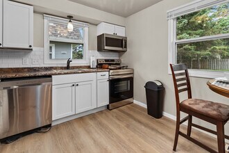 2701 N Helen St, Unit 2703 in Appleton, WI - Foto de edificio - Building Photo