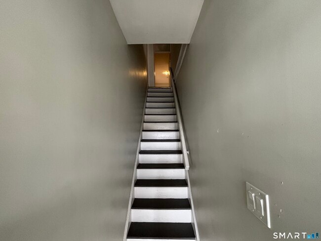 241 Lewis St in Bridgeport, CT - Building Photo - Building Photo