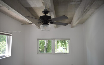 1776 Michigan Ave, Unit 200 in Miami Beach, FL - Foto de edificio - Building Photo