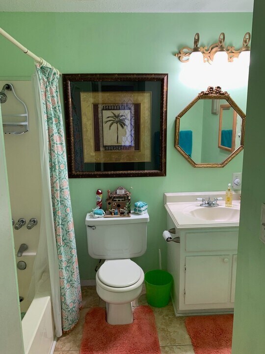 6903 N Lagoon Dr in Panama City Beach, FL - Building Photo