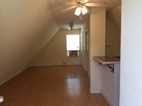 619 Washburn St, Unit 2 in Taylor, TX - Building Photo - Building Photo