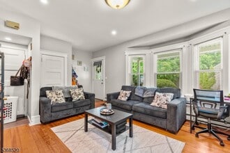 60 Arch St in Ramsey, NJ - Foto de edificio - Building Photo