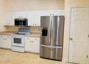 12 Regency Dr in Palm Coast, FL - Building Photo - Building Photo