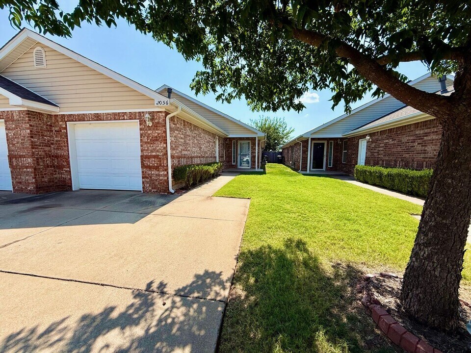 2056 24th Ave SE in Norman, OK - Building Photo