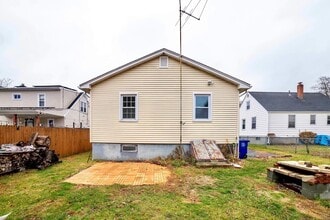 45 Voight Ave in Bridgeport, CT - Foto de edificio - Building Photo