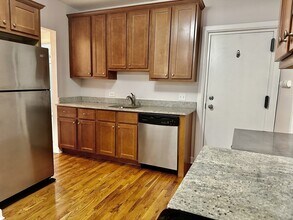 2233 W Shakespeare Ave, Unit 2R in Chicago, IL - Foto de edificio - Building Photo