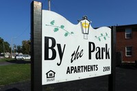 Building Photo - By the Park Apartamentos in Louisville, Kentucky