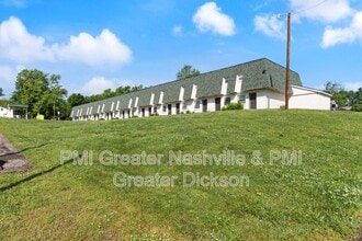 302 Spring St in Dickson, TN - Building Photo - Building Photo