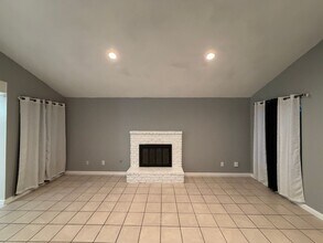 2617 Auburn Ct in Bakersfield, CA - Building Photo - Building Photo