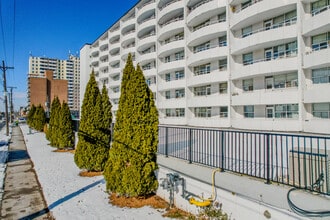 Argyle Apartments in Hamilton, ON - Building Photo - Building Photo
