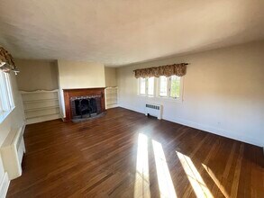 10 Millwood Cir in Framingham, MA - Building Photo - Building Photo