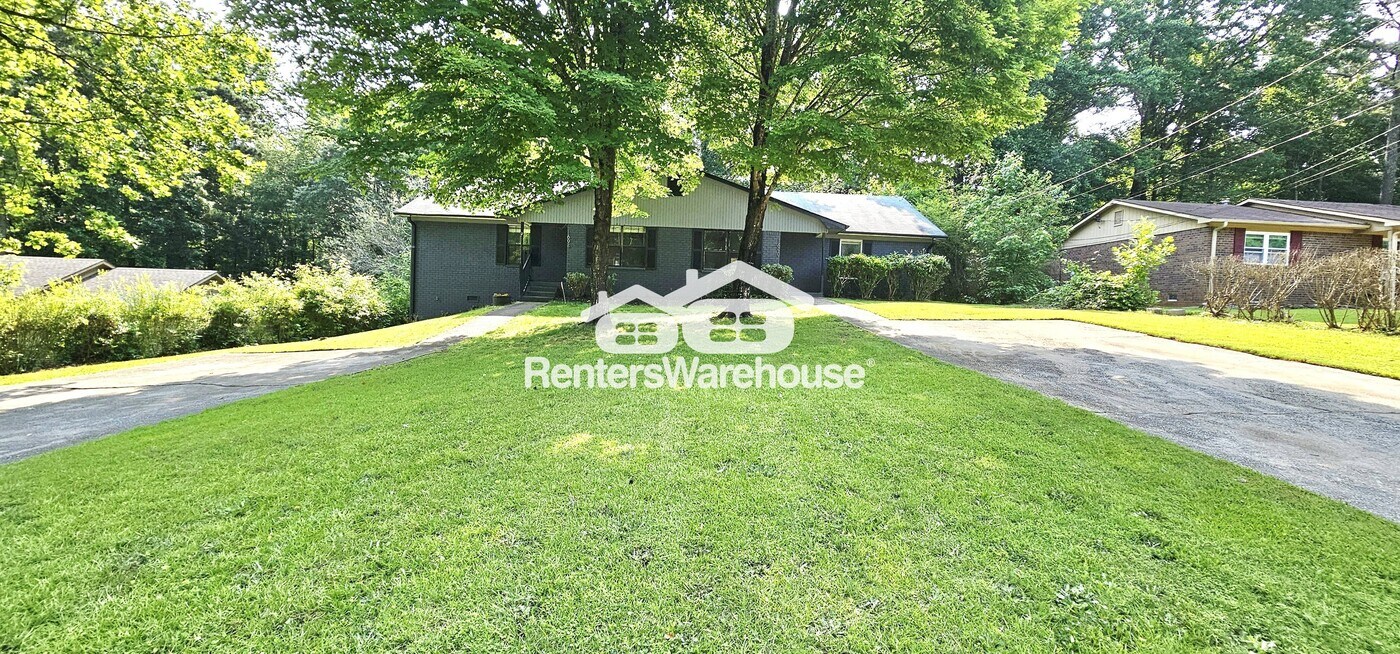 1694 Nutmeg St in Douglasville, GA - Building Photo