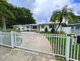 15 NE 134th St in North Miami, FL - Building Photo