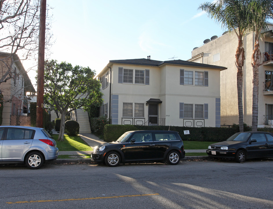 2908 St. George in Los Angeles, CA - Building Photo