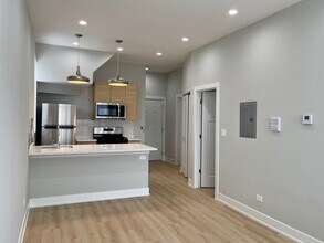 2238 W 24th St in Chicago, IL - Building Photo - Building Photo