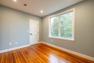 663 Columbia Rd in Boston, MA - Foto de edificio - Building Photo