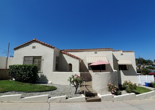 property at 2779 Lakewood Ave N