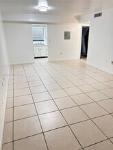 7430 SW 82nd St in Miami, FL - Building Photo - Building Photo