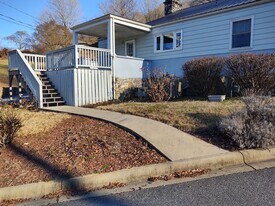 14 King St in Sylva, NC - Building Photo
