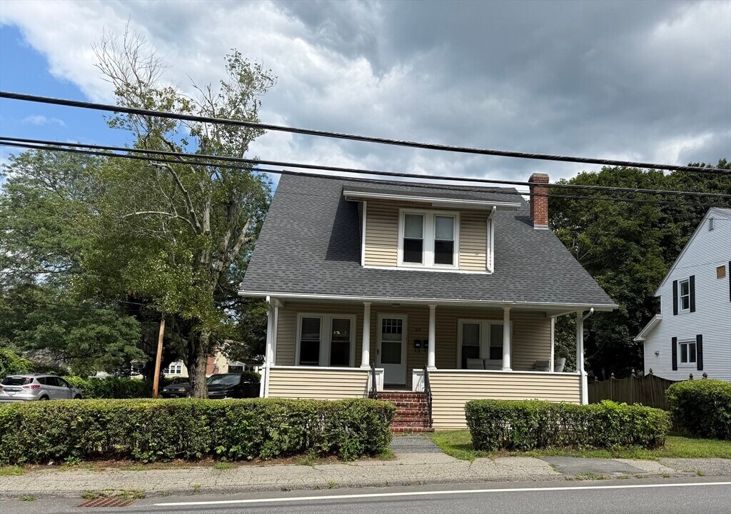107 Lincoln St in Hudson, MA - Building Photo
