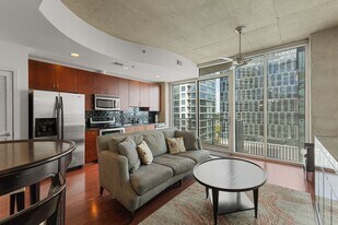 301 Demonbreun St in Nashville, TN - Building Photo