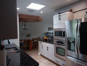 8204 NW 100th Ter in Tamarac, FL - Building Photo - Building Photo
