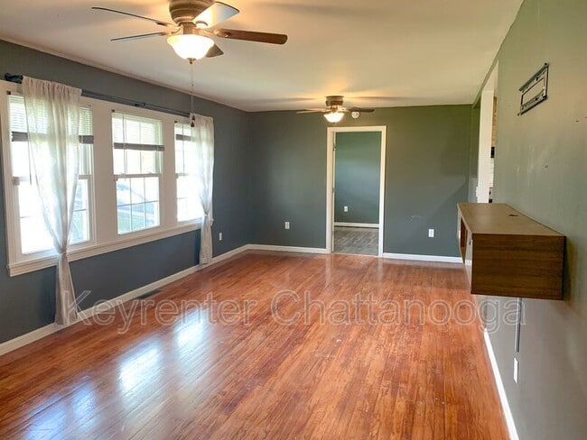 827 Woodmore Ln in Chattanooga, TN - Building Photo - Building Photo