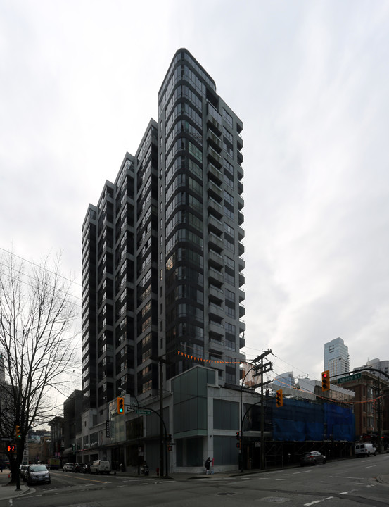 The Carlyle in Vancouver, BC - Building Photo