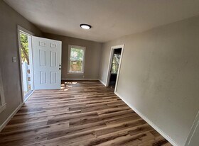 211 #A W South St in Alvin, TX - Building Photo