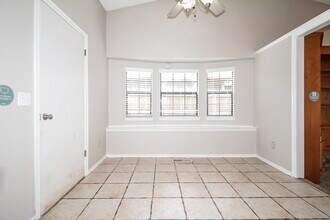 1012 David Rd in Moore, OK - Foto de edificio - Building Photo