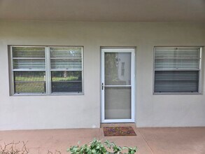 4 Lake Vista Trail in Port St. Lucie, FL - Building Photo - Building Photo