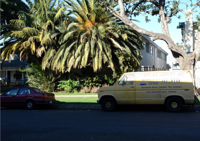 157 E Spruce Ave in Inglewood, CA - Foto de edificio - Building Photo