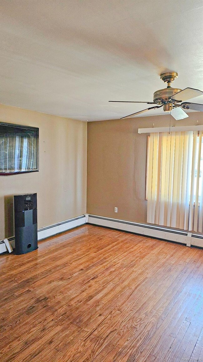 225 Monhagen Ave in Middletown, NY - Building Photo - Building Photo