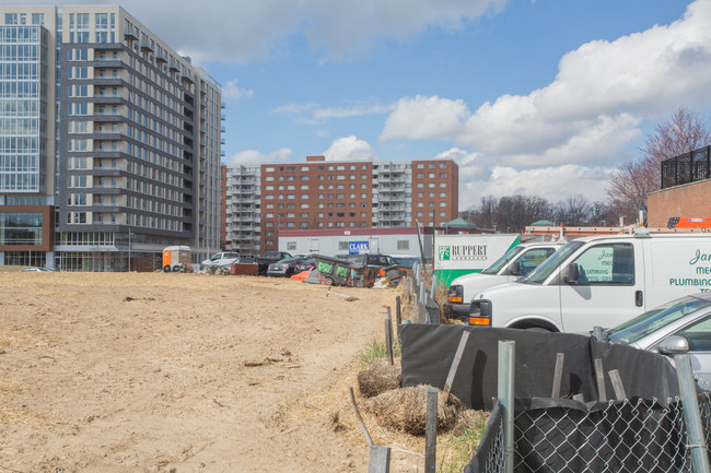 The Blairs Apartments in Silver Spring, MD - Foto de edificio - Building Photo