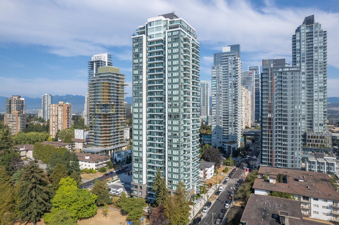 Maywood on the Park in Burnaby, BC - Building Photo