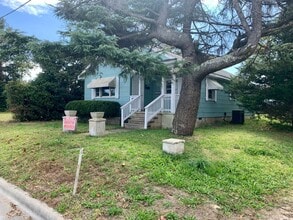 1409 Bay St in Morehead City, NC - Building Photo - Building Photo