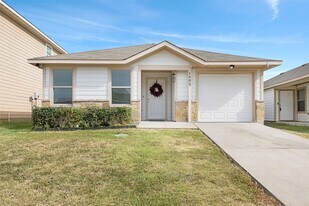 1605 Village Park Trail, Unit 21002 in Burleson, TX - Building Photo