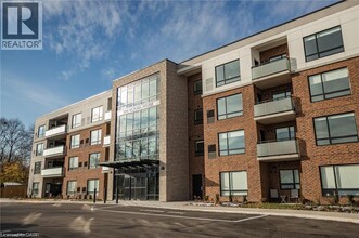 3998 Victoria Ave in Lincoln, ON - Building Photo - Building Photo