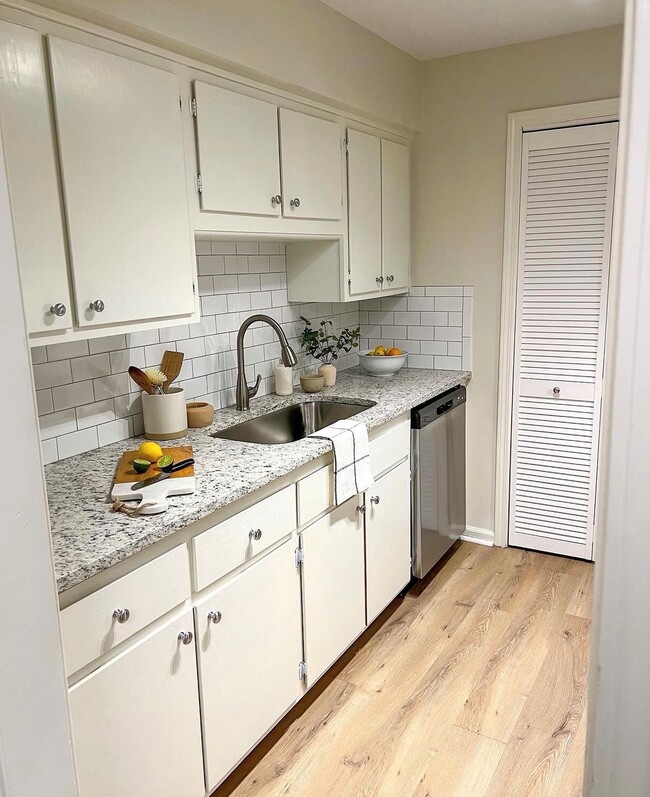 Western Hills Apartments in Nashville, TN - Foto de edificio - Building Photo