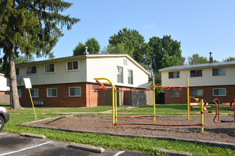 Clovernook Apartments in Cincinnati, OH - Building Photo - Building Photo