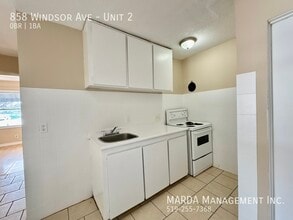 858 Windsor Ave in Windsor, ON - Building Photo - Building Photo