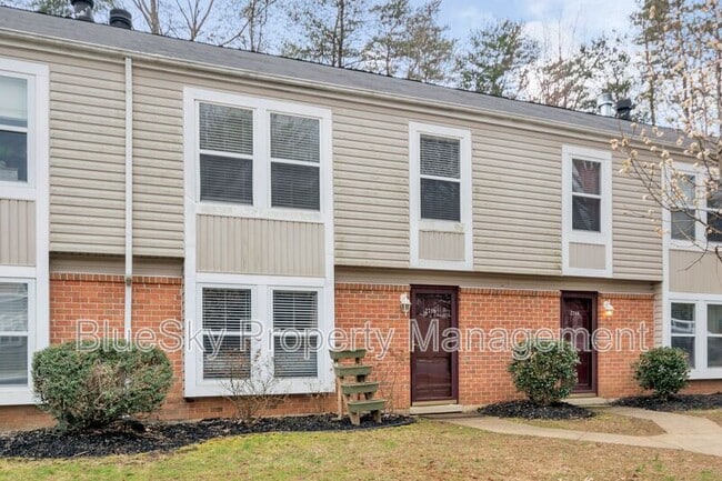 2716 Gatewood Cir in Charlottesville, VA - Building Photo - Building Photo