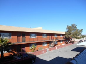 Decatur Pines Apartments in Las Vegas, NV - Building Photo - Building Photo