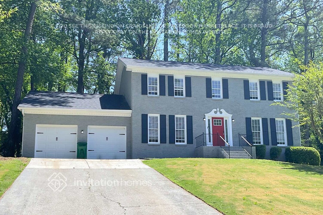 4150 Oakcrest Rd in Tucker, GA - Foto de edificio