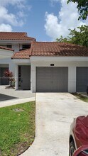 985 NW 93rd Ave in Plantation, FL - Building Photo - Building Photo